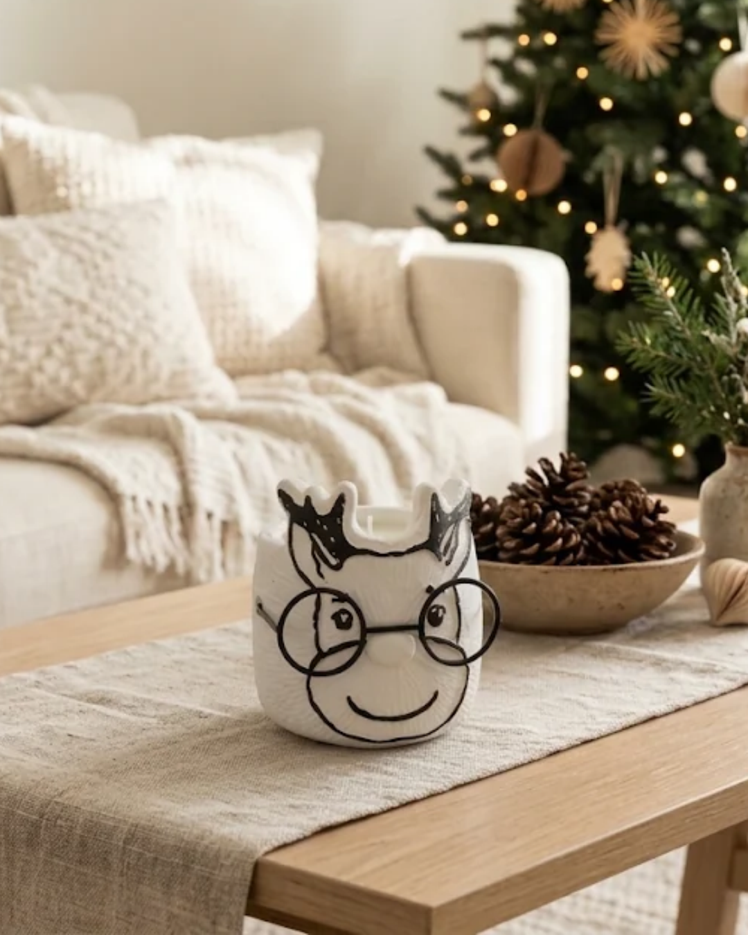 Reindeer Christmas Soy Candle | Evergreen & Apples Scented | 3 oz
