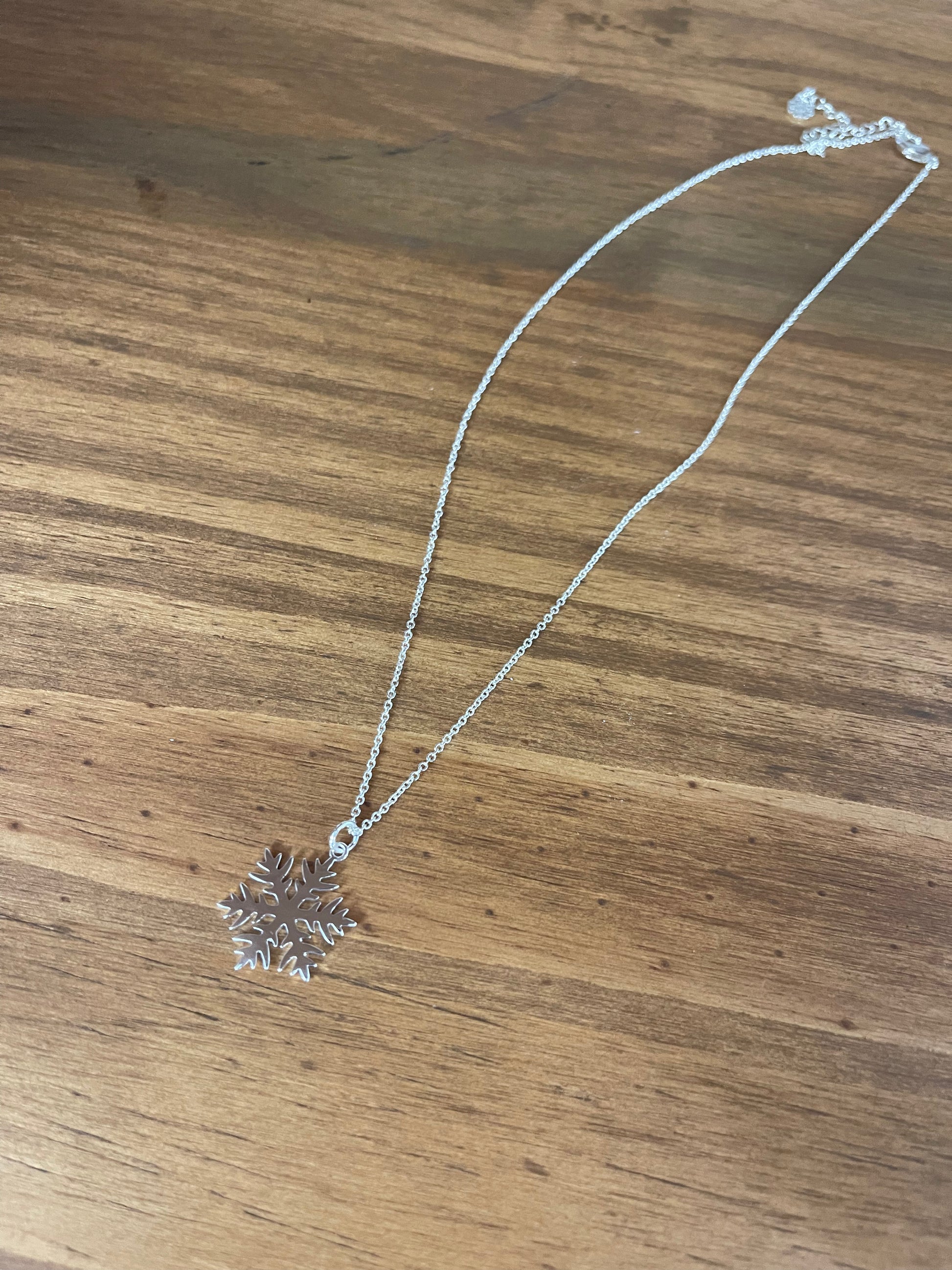 Necklace - Silver Snowflake - The Scented Market 