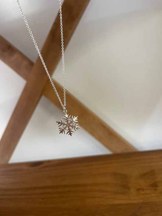 Necklace - Silver Snowflake - The Scented Market 